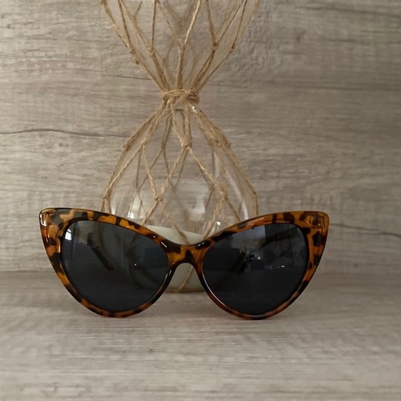 Accessories Cat Eye Leopard Printtortoises Sunglasses Poshmark